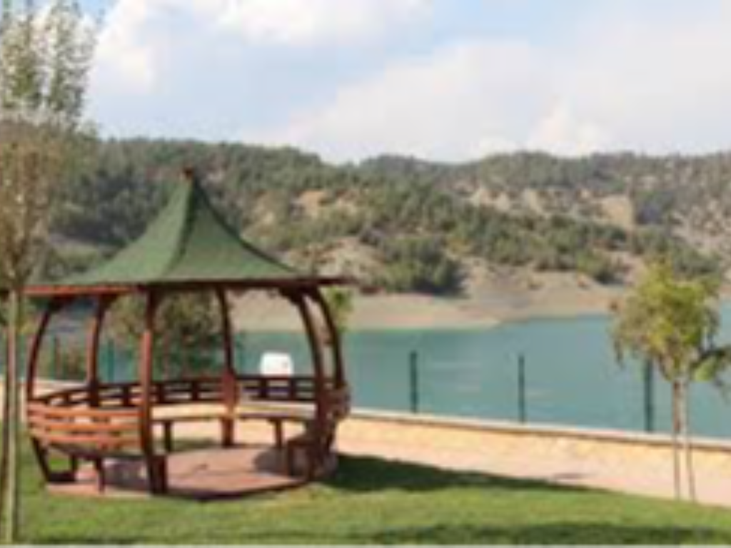 maraş göl kenarları